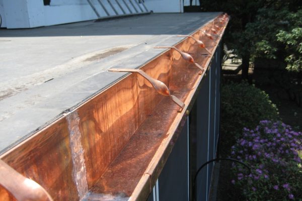 rubber-roof-copper-gutter