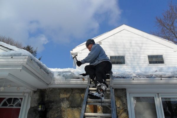snow-ice-removal-roofing